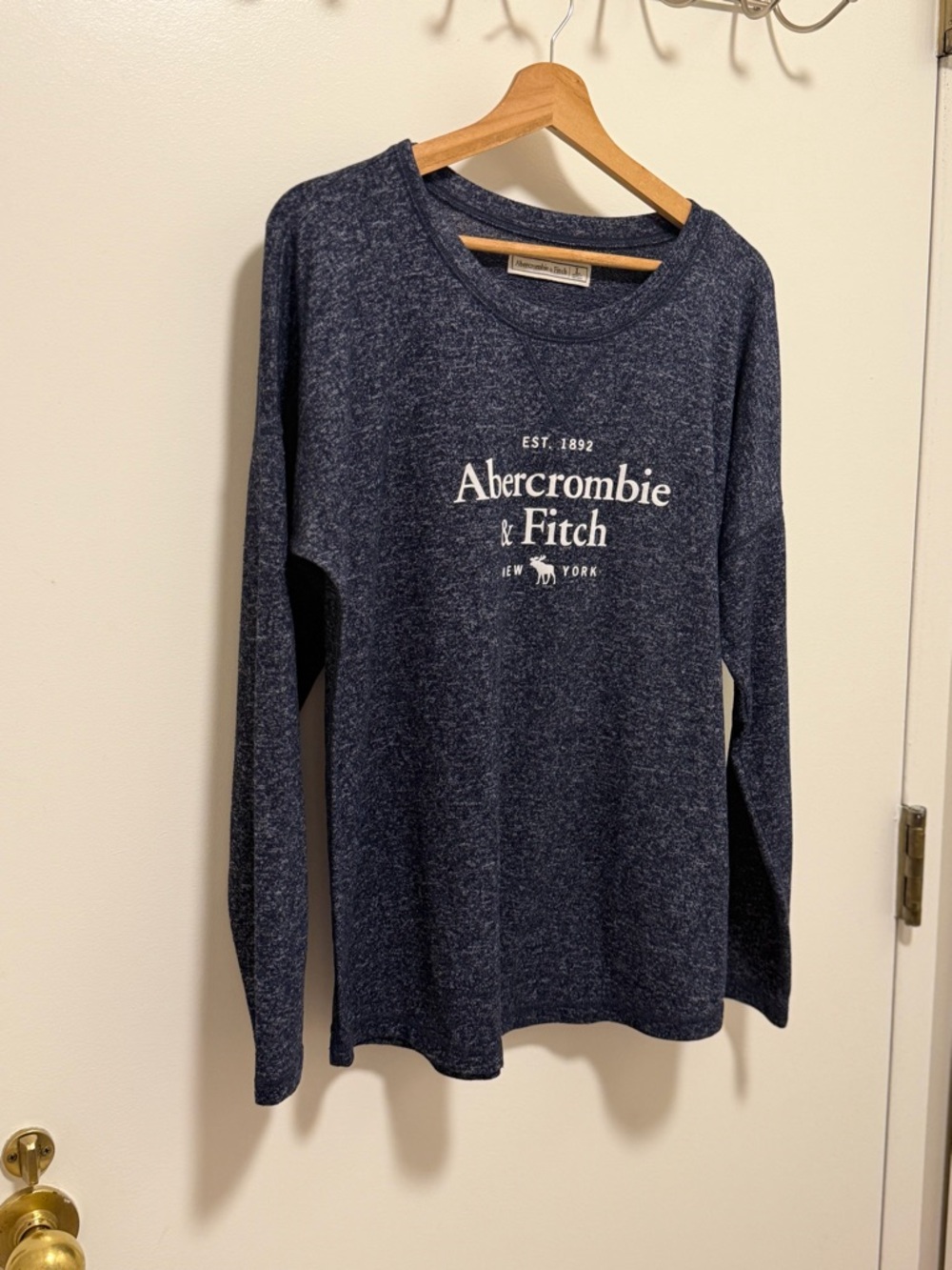 Abercrombie women’s long sleeve tee, size L like new logo design